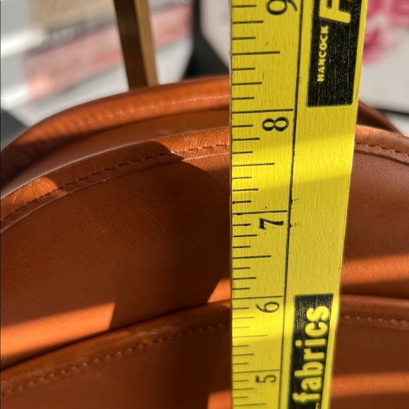 Coach vintage 90s BrownLeather Crossbody Bag with Structured Design - Picture 11 of 12